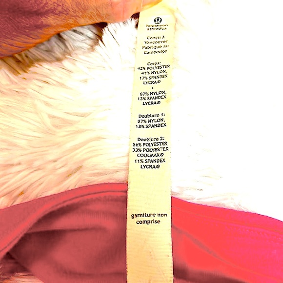 💪🏼Nwt Lululemon rare grey top loose fit with pink straps built in bra 4‼️ - Picture 4 of 4